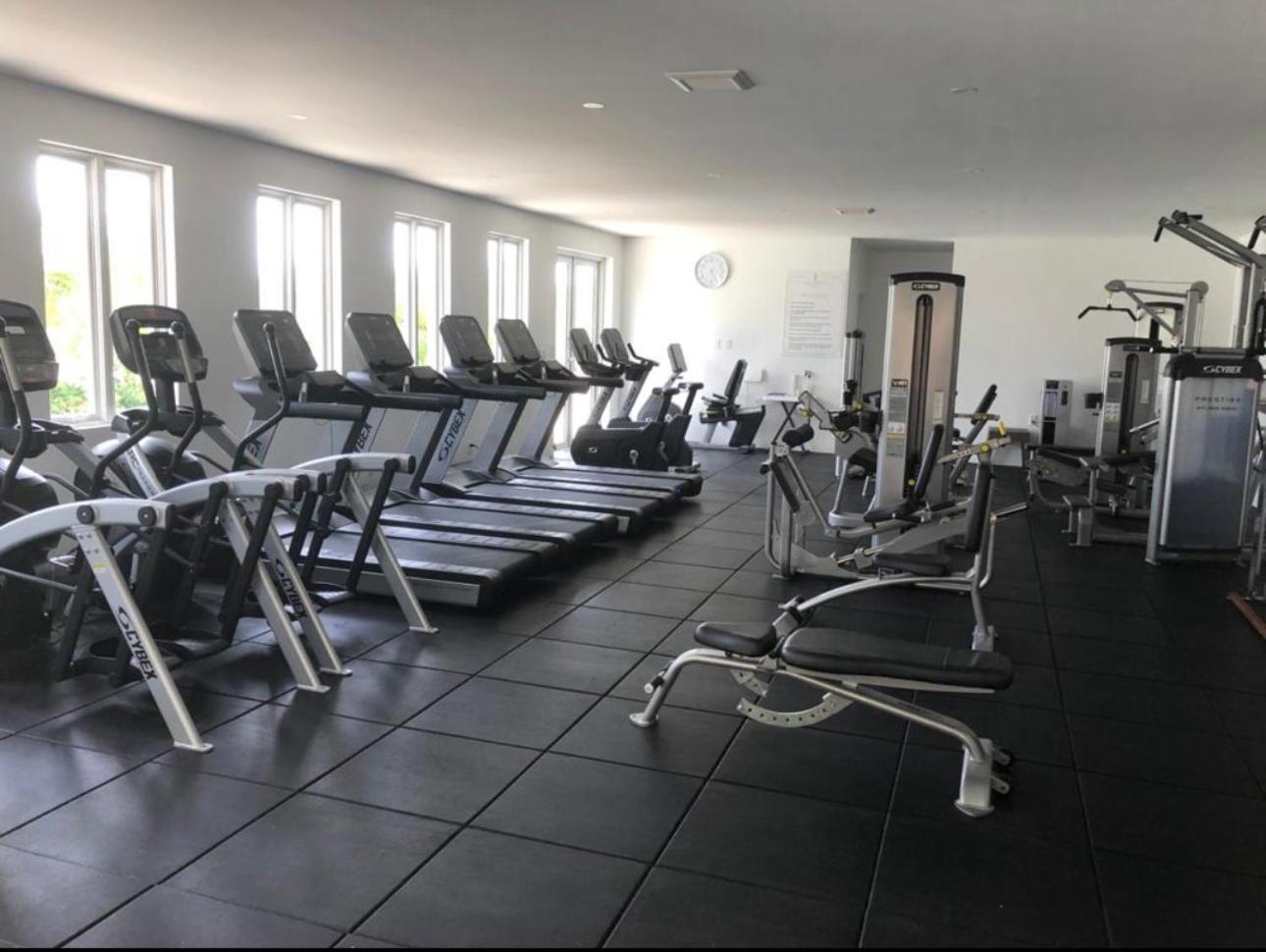 Westmoreland Hills - Mount Standfast - St James - Full Gym Membership Saint James Exterior foto